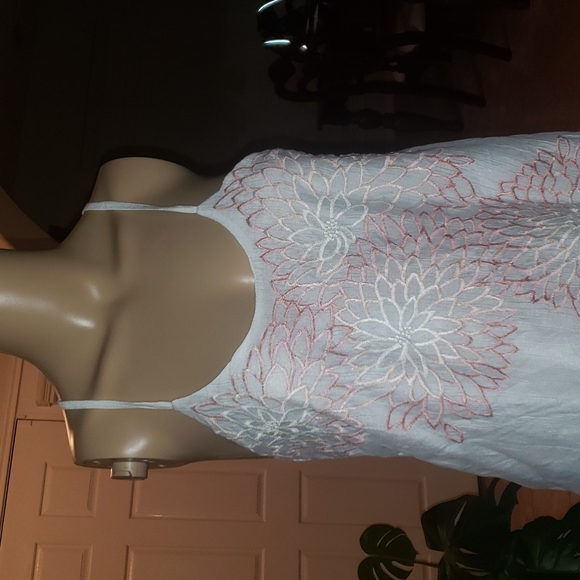 Papaya s silk halter top gorgeously embroidered lotus flowers - Picture 9 of 12